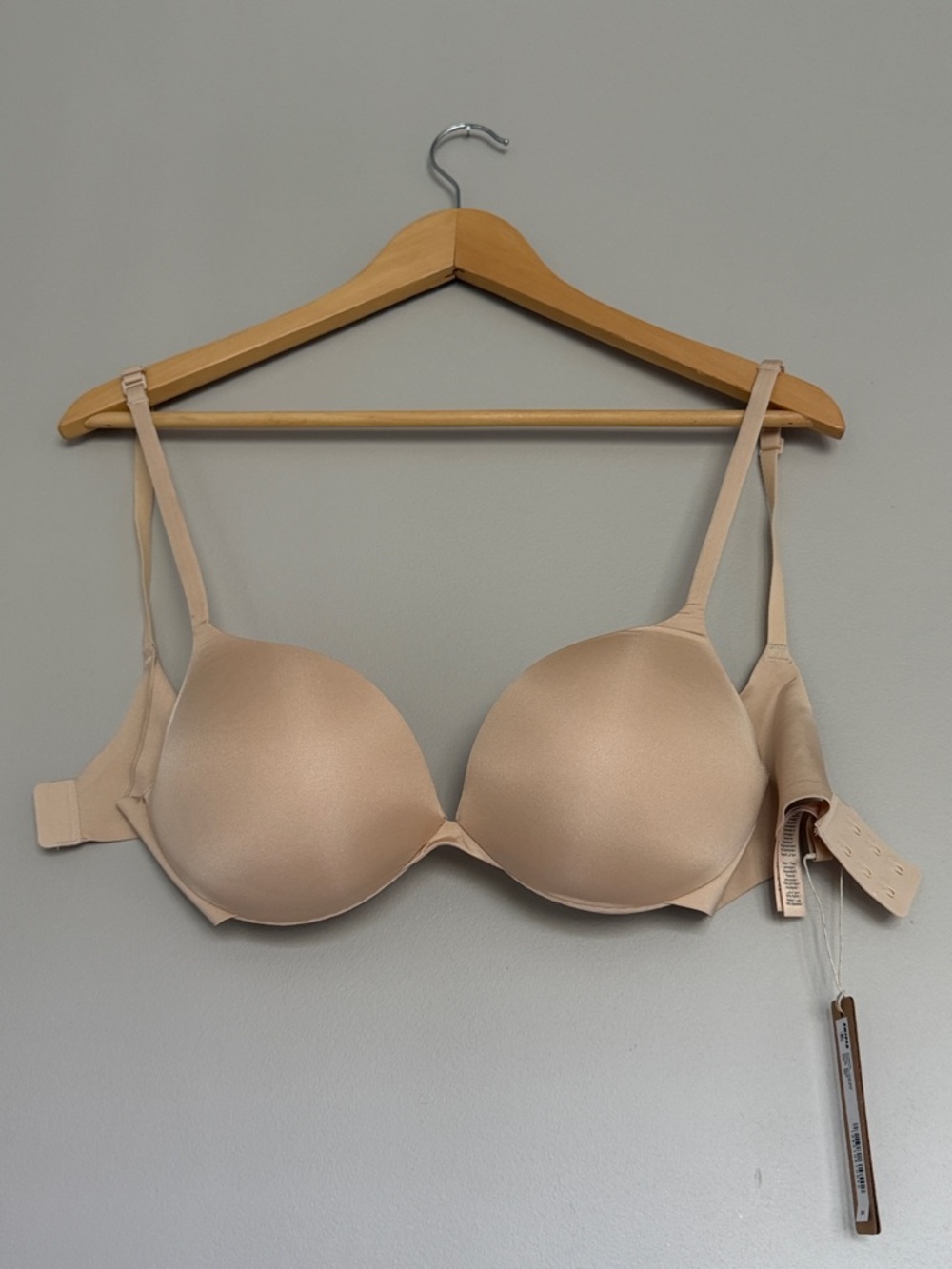 SKIMS Ultimate Push Up Plunge Bra in Sand